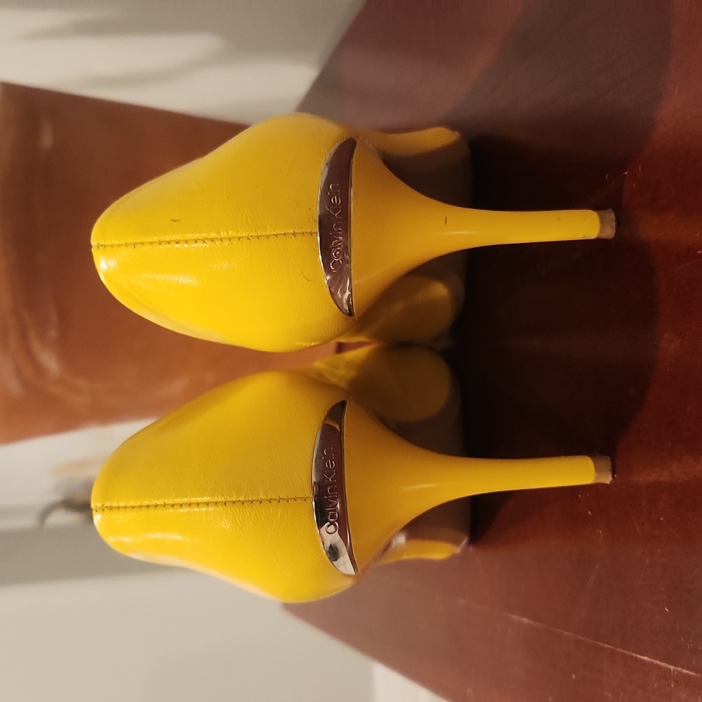 Calvin Klein Yellow Heels💛 - Picture 2 of 7